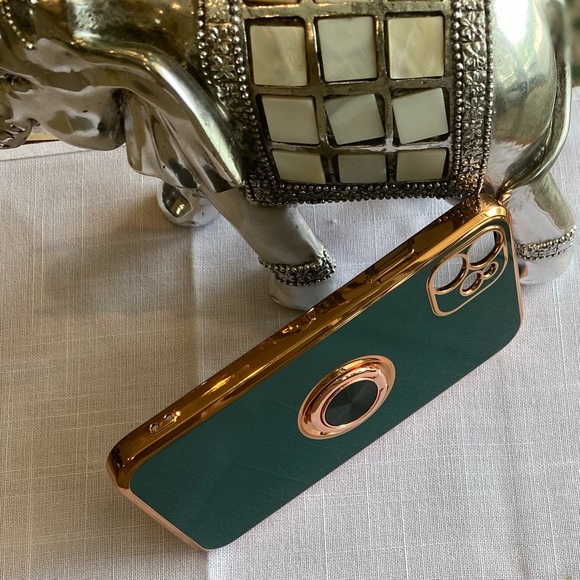 Silicone I phone case with rotatable kickstand & shockproof protection - Picture 5 of 9